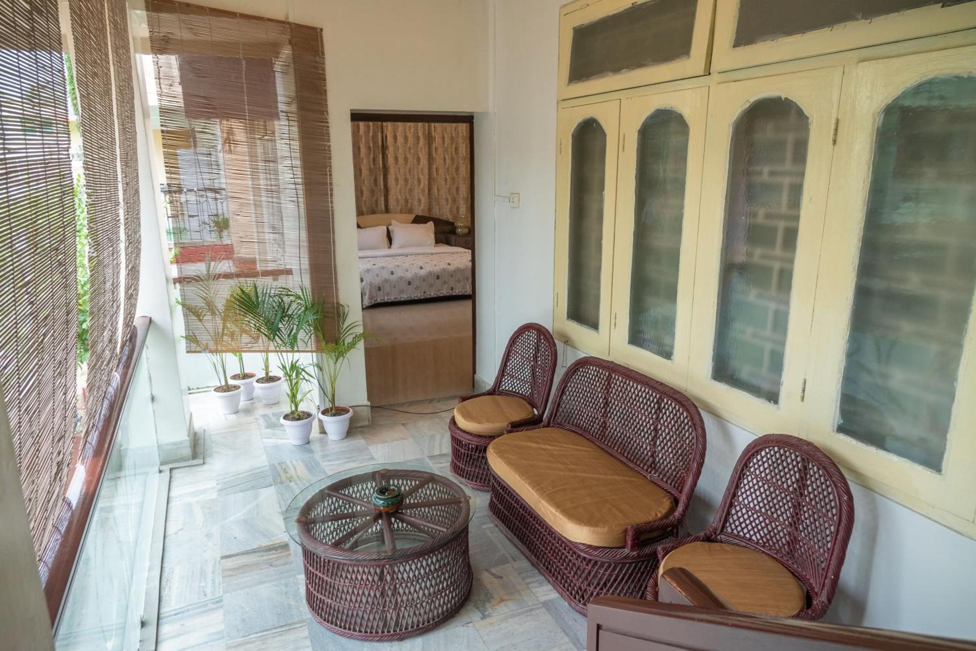 Bed and Breakfast The Urban Grandeur 1 Guwahati Exterior foto